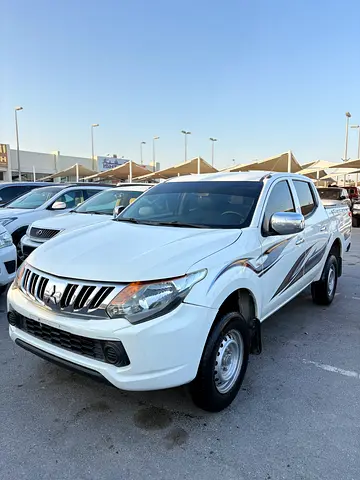 Mitsubishi L200 Pickup Double Cab 4WD Model 2016 GCC Specs Good condition 160,000 km