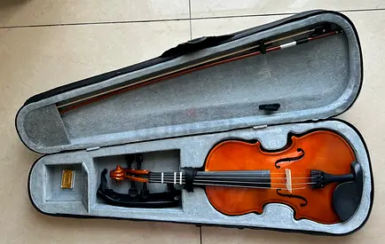 Violin for Sale – Excellent Condition | Includes Shoulder Rest  Resin | Student Set