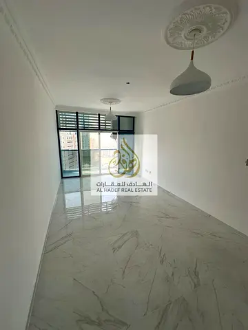 One-bedroom apartment, first inhabitant, with a wonderful view and super deluxe finishing, annual rent