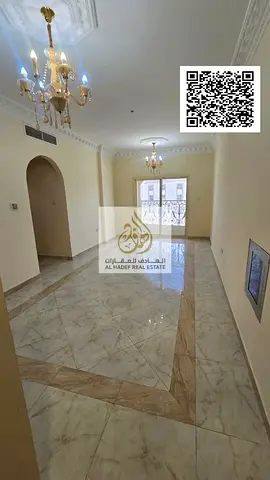 **شقة ثلاث غرف وصالة مع 3 حمامات وبلكونة وخزائن بالحائط – مساحات واسعة جداً تناسب العائلات الكبيرة** **الحميدية بالقرب من المحكمة والجامعة والمرور – ب