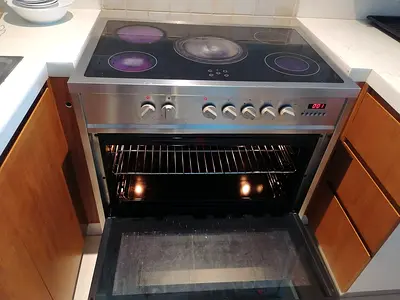 Built-in Electric Ceramic Hob with Oven - Good Working Condition