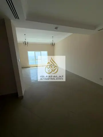 شقة غرفتين وصالة على كورنيش المجاز 1 الشارقة | تكييف وباركن وجيم ومسبح مجاني + منطقة أطفال | موقع مميز | 1200 قدم | 62 ألف ودفعات مرنة