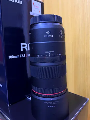 Canon RF 100mm f/2.8 Macro IS USM Lens – Excellent Condition