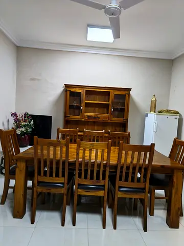 Moving sale: Solid Wood Ding Set
