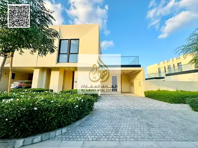 🏡 فيلا فاخرة للبيع في الزوراء – موقع راقٍ ومميز  فرصة ذهبية لامتلاك فيلا أنيقة في واحدة من أرقى مناطق عجمان، تجمع بين الهدوء، المساحات الواسعة، والتش