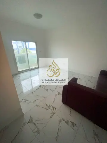 Two bedrooms and a living room with Two bathrooms, a storage room, and built-in wardrobes. Second tenant. Excellent location, close to all services