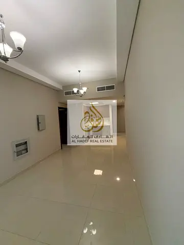🏡 للإيجار – شقة غرفة وصالة في برج جديد | العامرة، عجمان 🏡  فرصة رائعة للسكن في برج جديد وأول ساكن في مدينة الإمارات، العامرة. الشقق بمساحات كبيرة وت