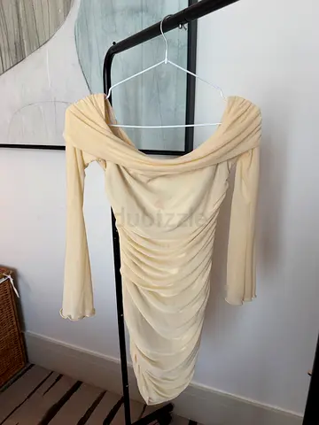 Cream off-shoulder ruched bodycon dress, size xs