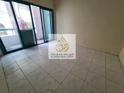 🚀 استثمارك الرابح وسكنك المريح في آن واحد! [3BHK] عقد عزاب صريح في المجاز 1 مع توفير افراد للادارة والبحث عن سكان  🏙️