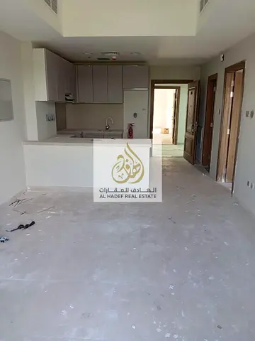 شقه اعاده بيع تملك حر لجميع الجنسيات بمشروع كينتيا عجمان اب تاون الزاهيه