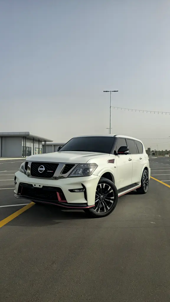 Nissan Patrol 2018 — photo 1 of 17
