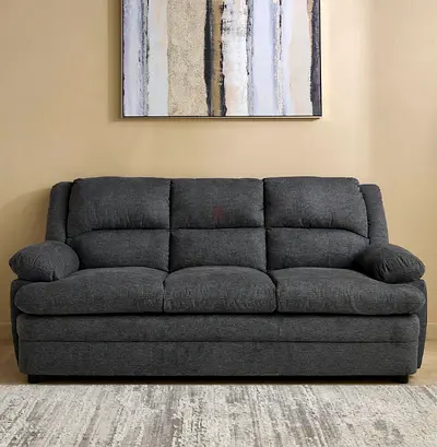 3-seater sofa in good condition كنبة ثلاث مقاعد استخدام ٥ شهور حالة جيدة - قابلة للفك والتركيب