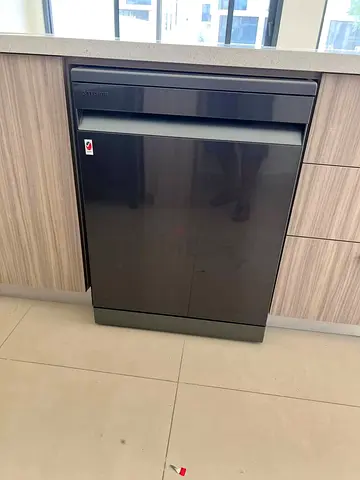 Samsung New model dishwasher - excellent working condition