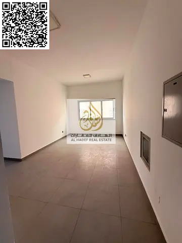 غرفتين وصاله 2 حمام مساحه كبيره قريب من شرطه الحميديه