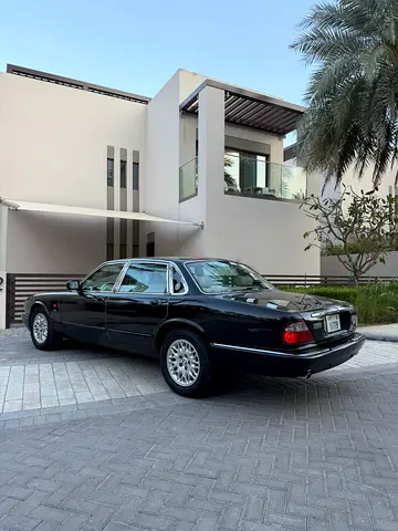 Jaguar XJ 8 Vanden Plas 2000 GCC Specs