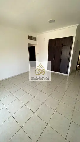 Distinctive apartment, balcony, built-in wardrobes, spacious, prime location, easy access