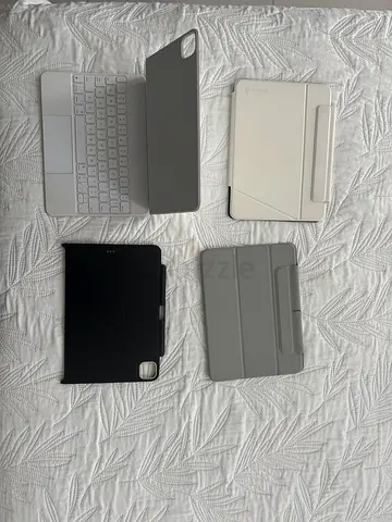 iPad Magic Keyboard 11th Inch white + FREE 400 AED worth of accessories