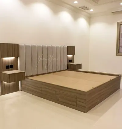 Modern platform bed with integrated storage and bedside panels
