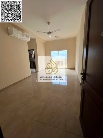 غرفتين وصاله اول ساكن الجرف 3 قريب من شارع محمد بن زايد مساحه كبيره