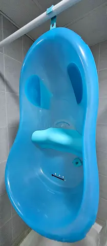 Fisher-Price temperature monitor bath tub
