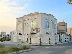 Classic corner villa near the Chinese market, two floors and a roof, 5 rooms, all-inclusive