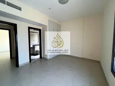 🔥 لُقطة الممزر: 2BHK إطلالة وسهولة مخرج لدبي - تكييف وباركينج (مـجـانـاً!) ❄️🚗💨