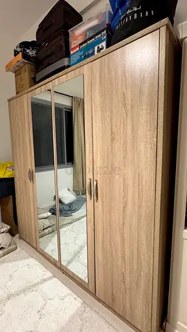 Full bed room