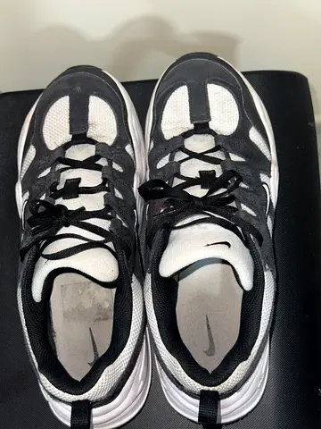 Nike tech hera black and white size 9.5 US