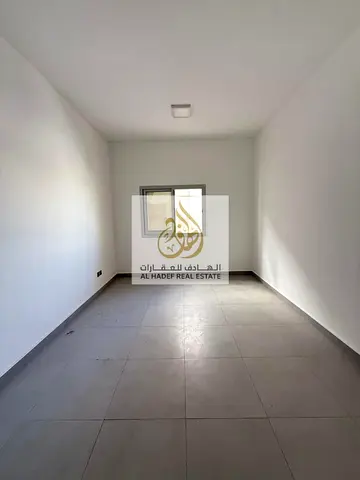 🏡✨ للإيجار السنوي – غرفتين وصالة في الروضة 1 – عجمان ✨🏡  فرصة مميزة للسكن في موقع حيوي بمنطقة الروضة 1، خلف شرطة الحميدية ومقابل كنز هايبر ماركت، با