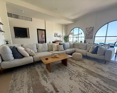 Sofa west elm 10/12 seaters + all the cushions