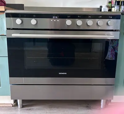 Siemens Free Standing Electric Cooker and Oven 90 cm