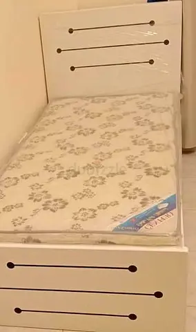 Bed Used single good Almost New