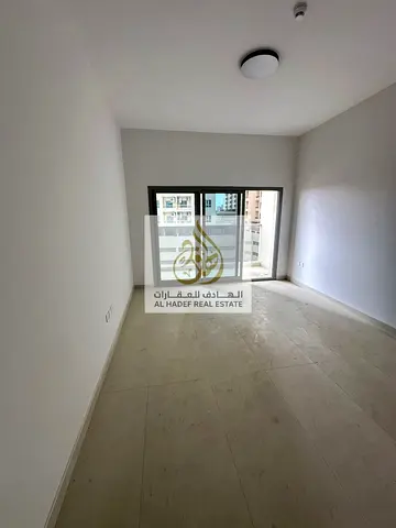 الايجارسنوي عجمان منطقة العامرة برج جاردن رزيدنس البنايه عائلات جديدومسبح وجيم وبركن سيارة دخل غرفه وصاله بلكونه تكيف مركزي2حمام وخزانات بالحوائط