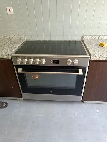 BEKO Brand Electric Ceramic 5 Hobs Cooker Size 90 X 60 cm