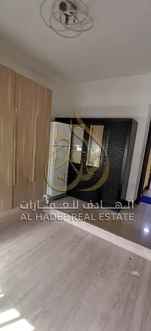موقع حيوي قريب من جميع الخدمات والمرافق 💰 الإيجار السنوي: 25,000 درهم 💳 طريقة الدفع: 4 دفعات 🔒 التأمين: شيك 🌟 فرصة مناسبة للسكن بأسعار مميزة وفي