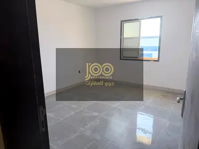 سكن موظفين وعمال  غرفة كبيرة مع مطبخ وحمام اول ساكن