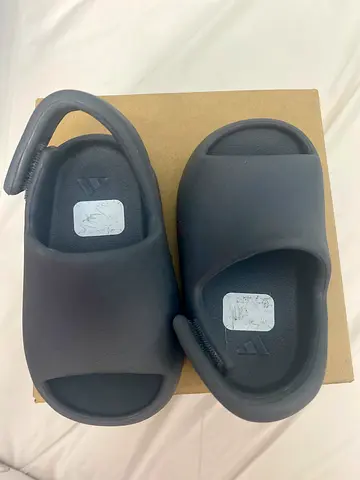 Used Adidas Kids Black Slide Sandals Size 5K