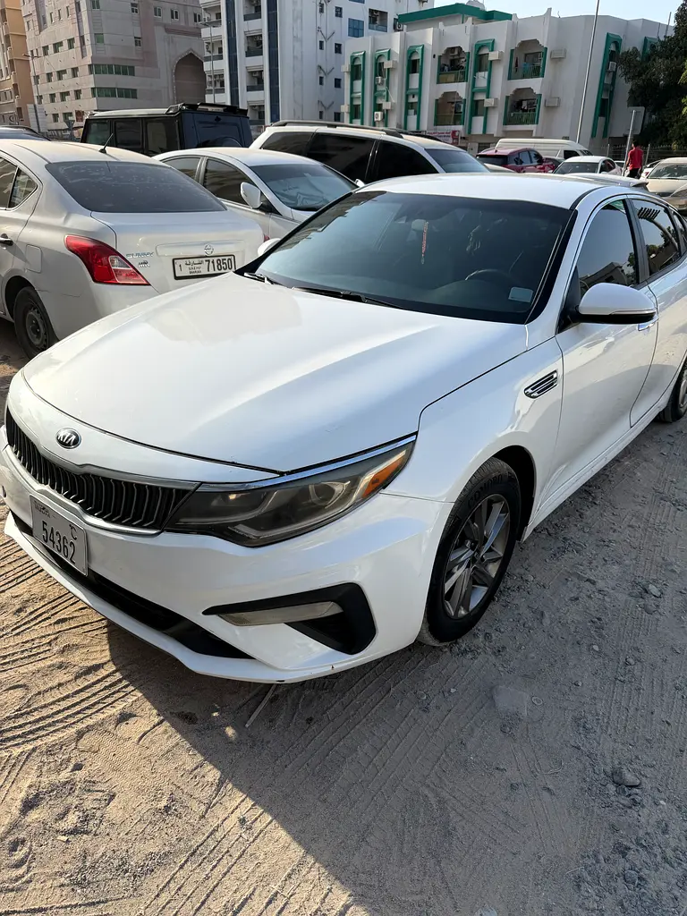 Kia Optima 2019 — photo 1 of 9