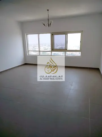 الايجارسنوي في عجمان منطقة النعيميه 1 شارع الاتحاد اسواق الامارات و دي دو دي  شقه غرفه وصاله بلكونه تكيف مركزي مطبخ غاز مركزي 1 حمام مع شهرفري