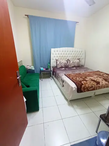Middle room