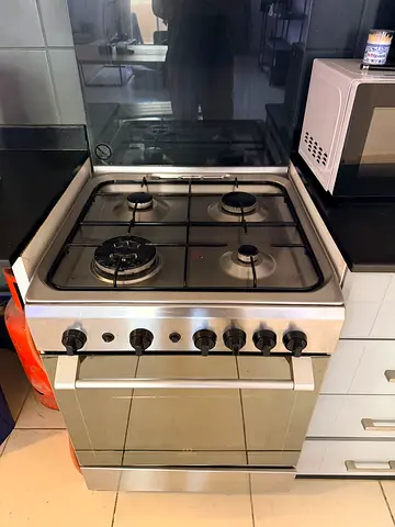 Gas cooker and oven INDESIT