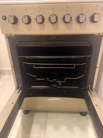 Used freestanding gas oven and stove in working condition