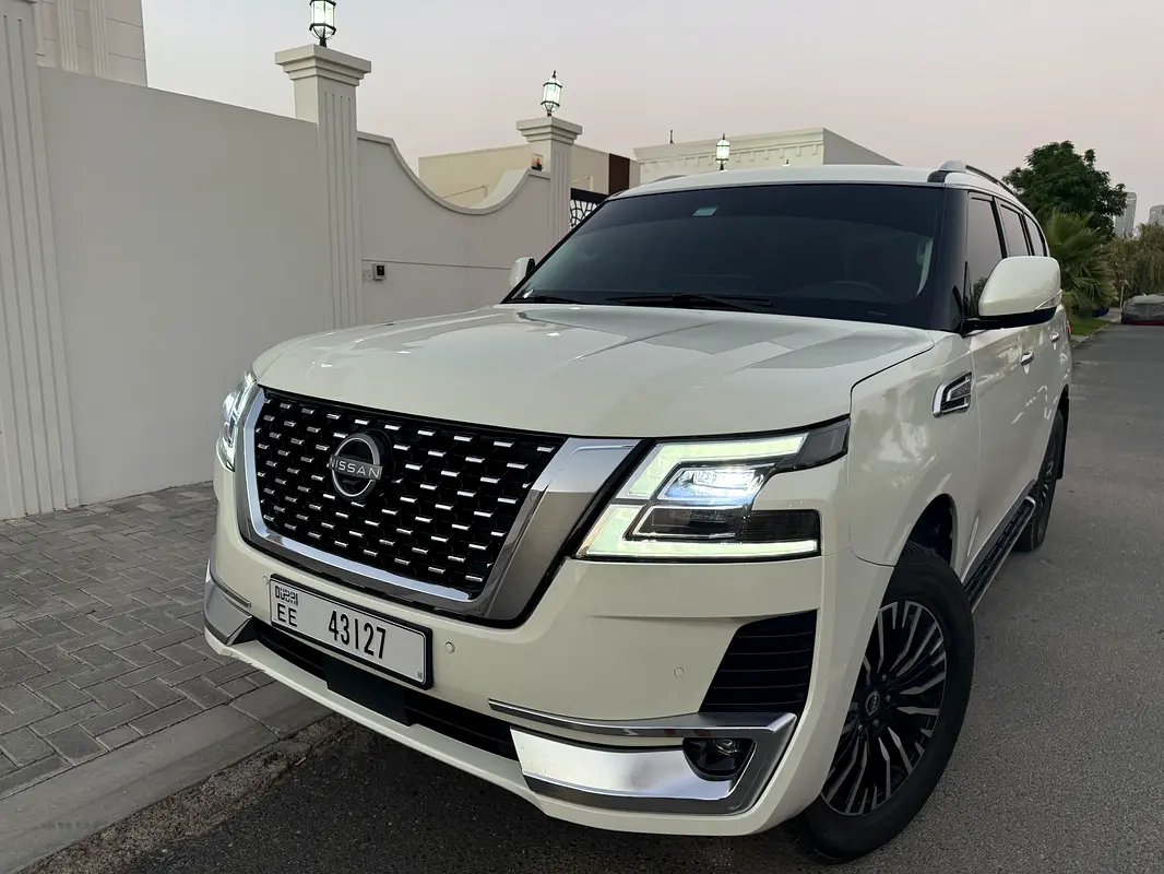 Nissan Patrol 2016 — photo 1 of 9