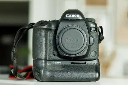Canon EOS 5D Mark IV DSLR Body with Battery Grip