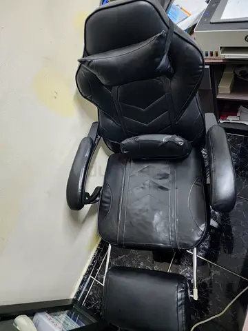 Black Office Chair with Footrest