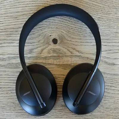 Bose Noise Cancelling Headphones 700 Over Ear Wireless Headphones - Black