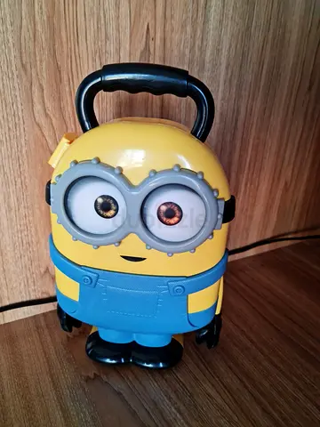 Minions-themed kids suitcase / toy case