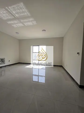 🏡 للإيجار السنوي – غرفتين وصالة أول ساكن في الجرف 3 بعجمان | 3 حمامات + بلكونة | تشطيب سوبر ديلوكس ومساحات واسعة جداً