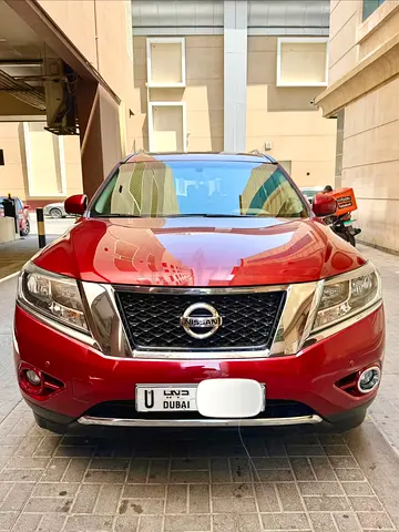 Nissan Pathfinder SV 2017 GCC Specs with Brand new tires and low mileage