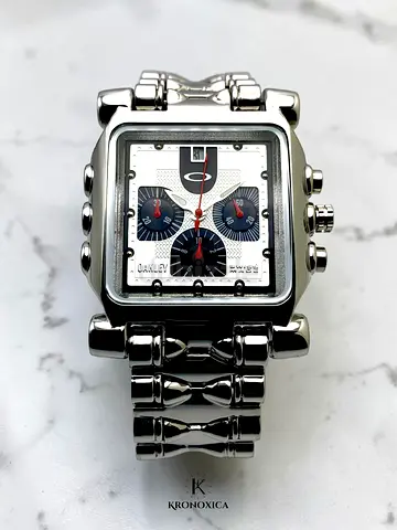 Oakley Minute Machine (Glossy Silver Dial)
